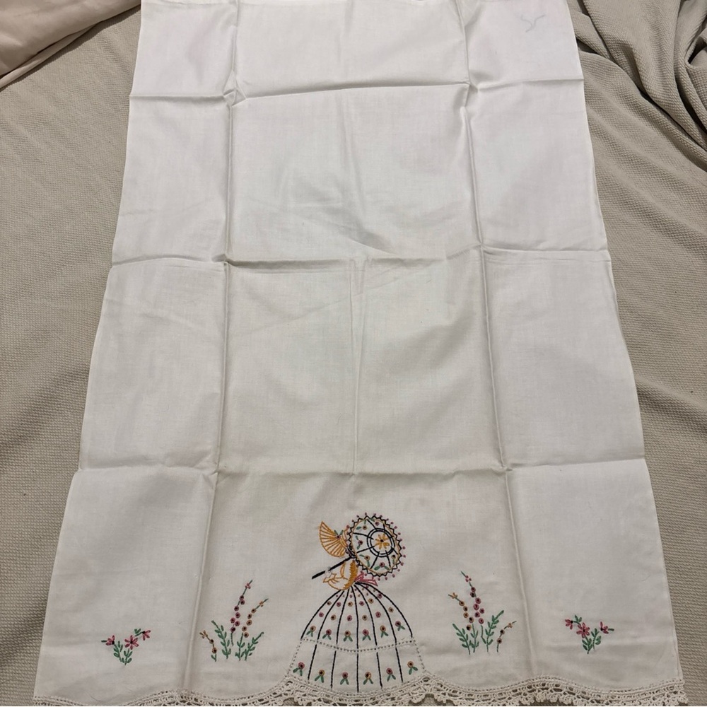 Vintage embroidered pillow case from the 1950’s